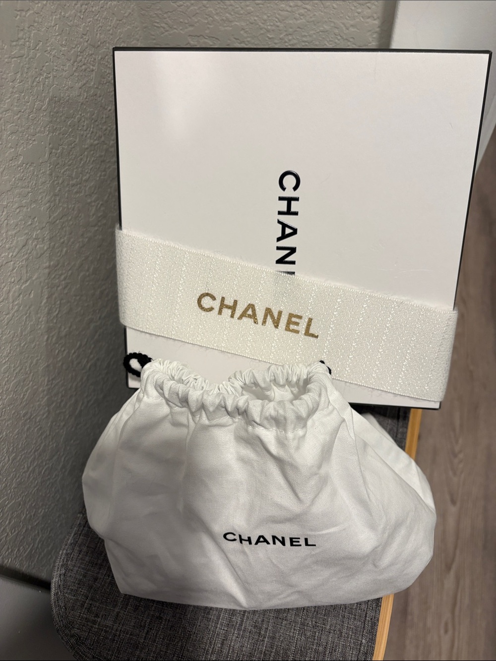 CHANEL White Box w Black Logo &Gold-Stamped Ribbon &drawstring dust bag